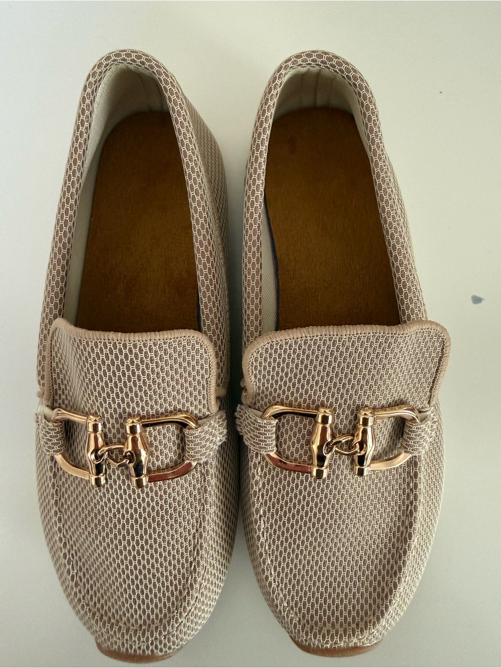 Source Unknown Beige Mesh Slip-On Loafers with Rose Gold Buckle